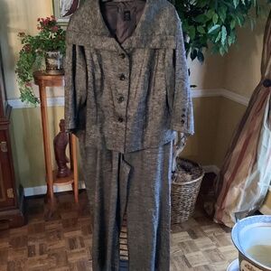 Two piece plus size set with belt.